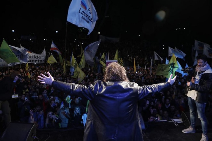 Javier Milei, el líder que gana popularidad.