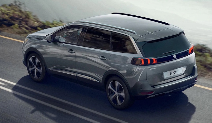 Peugeot 5008, así es el nuevo diseño posterior.