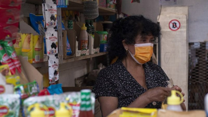 El Bitcoin tropieza con dificultades tecnológicas y desigualdades sociales en El Salvador.