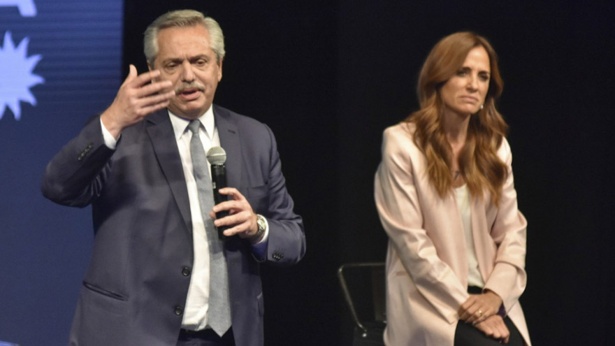 Fernández comentó sobre sus ojeras y disparó contra Macri.