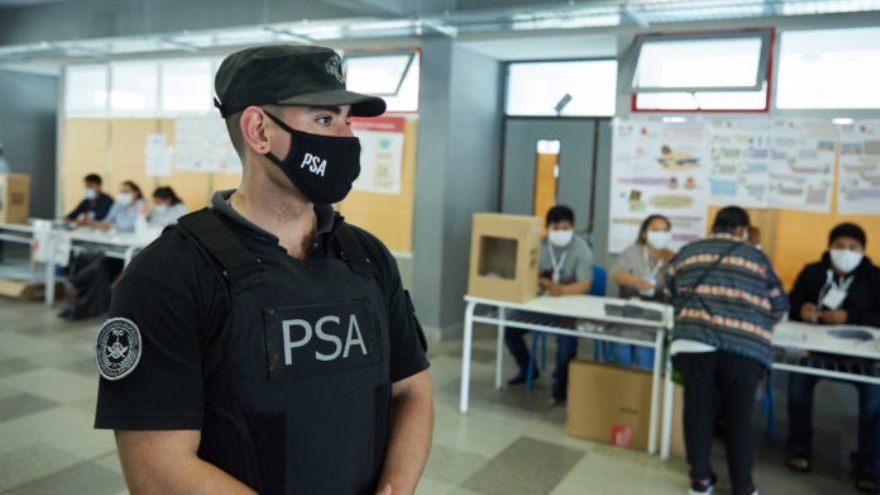 A dos horas del cierre, votó menos de la mitad del padrón