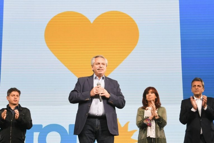 La derrota electoral desencaden{o una fuerte crisis en el Gobierno