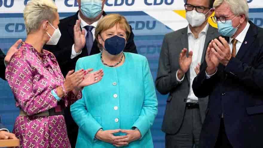 Angel Merkel se fue ovacionada en su última cumbre como canciller alemana en la Unión Europea
