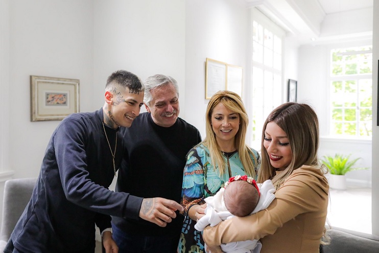 el presidente Alberto Fernández recibió al exitoso cantante popular conocido como L-Gante