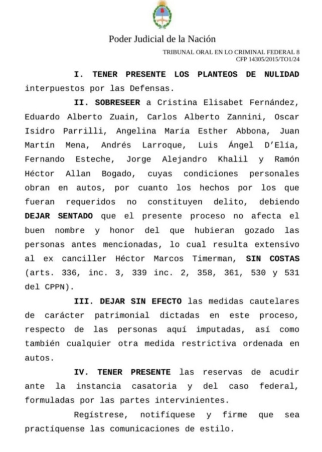 Una de las hojas del fallo