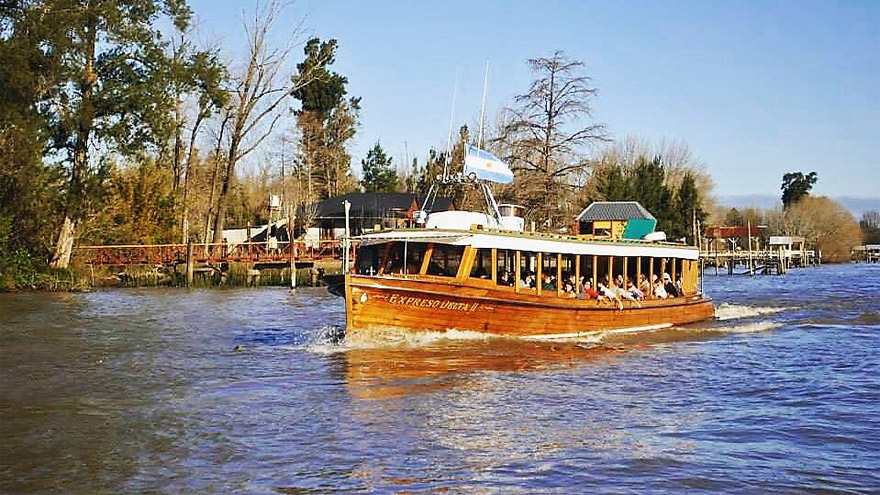 Las lanchas colectivas, un medio fundamental para los residentes del Delta y los turistas.