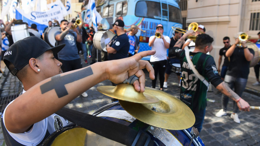 Gremios y organizaciones sociales llegaron hasta Plaza de Mayo.