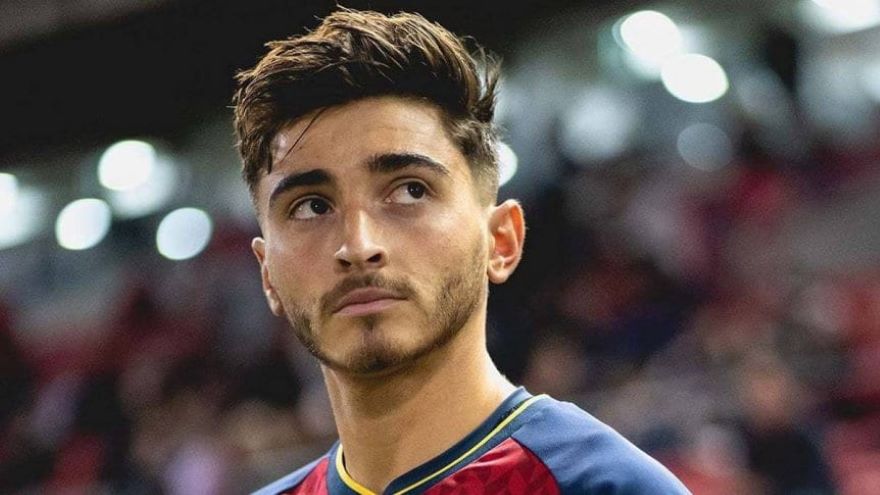 El futbolista Joshua Cavallo.