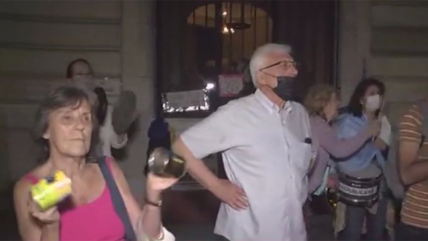 Protesta frente a la residencia de Cristina Kirchner.