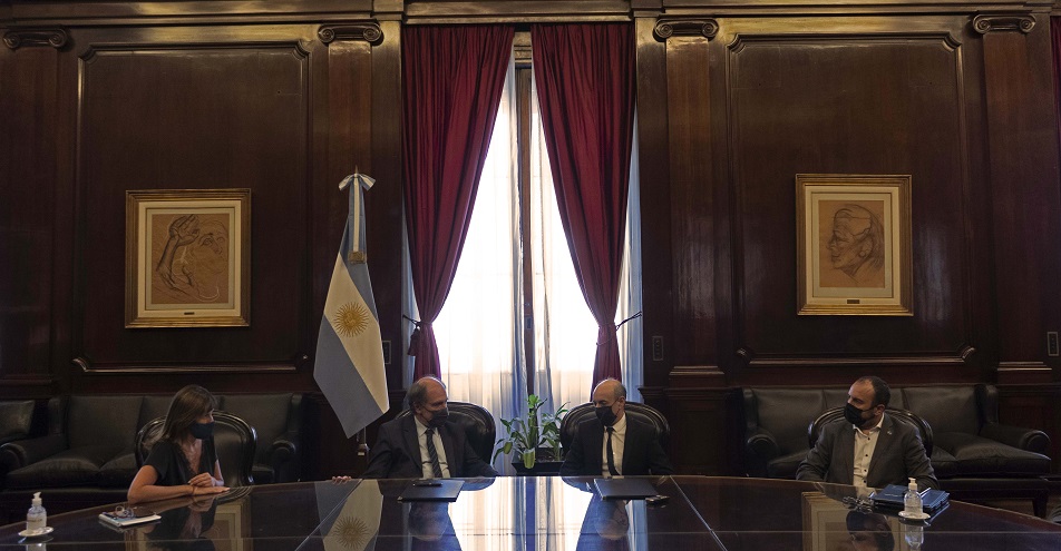 Acuerdo entre el BNA y los supermercados nacionales para acceder a promociones