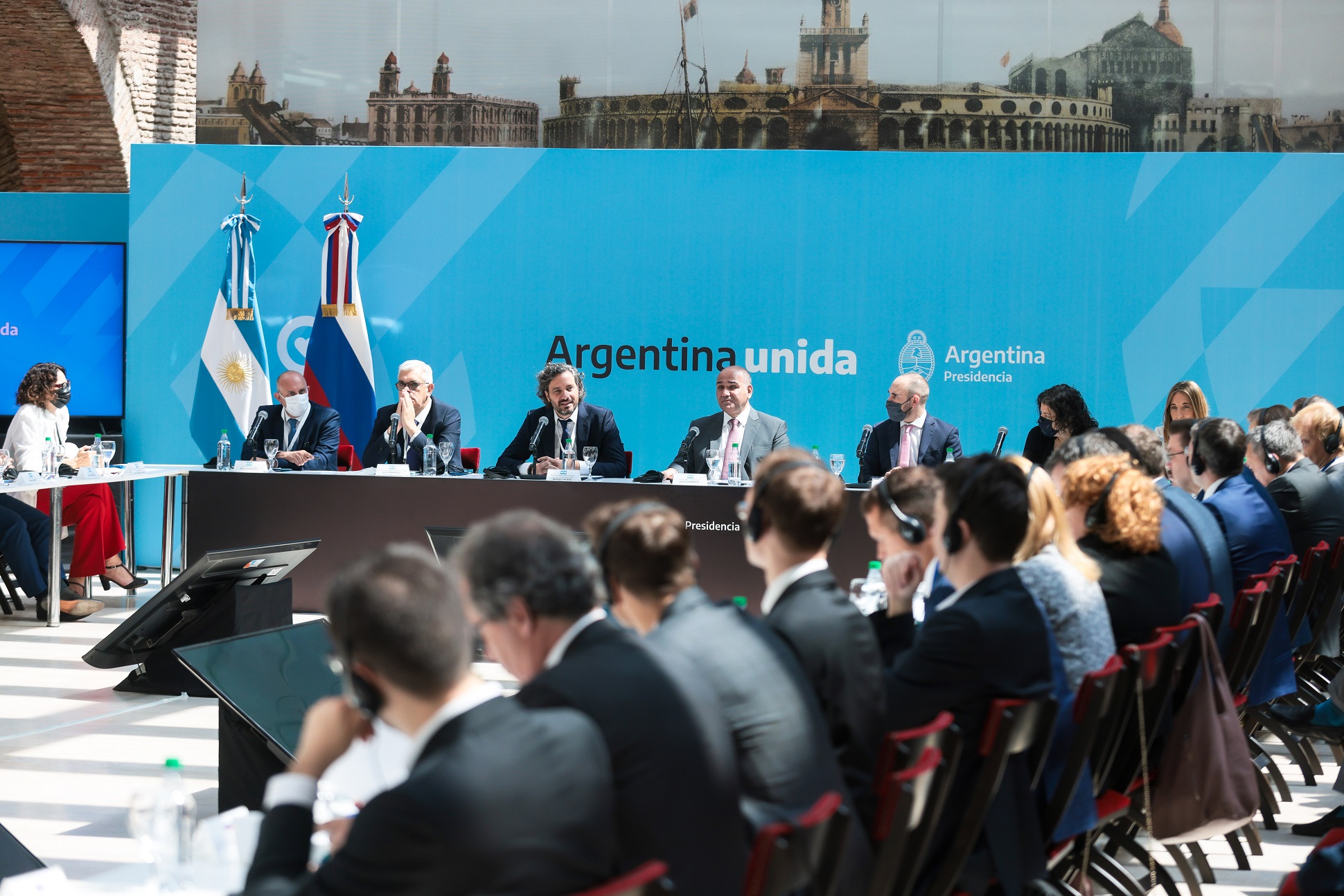 Argentina y Rusia ampliarán la cooperación en agroindustria, minería y ciencia