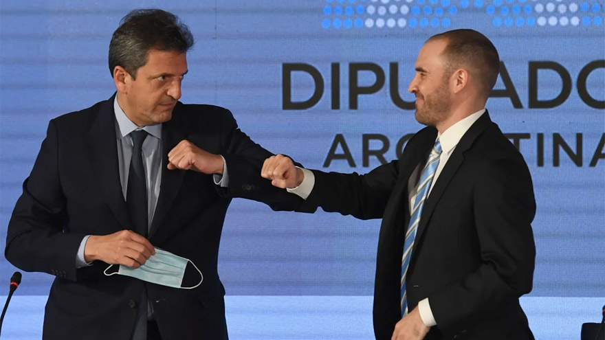 El alivio en Ganancias amagó con generar un conflicto entre Massa y Martín Guzmán: el ministro está preocupado por el impacto fiscal de la medida