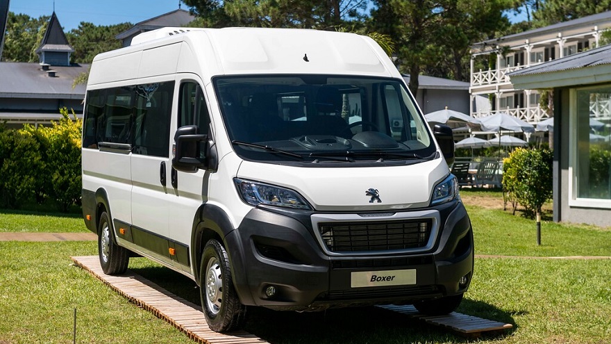 Nueva Peugeot Boxer 17+1.
