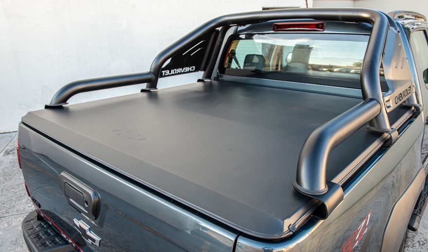 La camioneta Chevrolet S10 Z71 se complementa con la lona marítima.