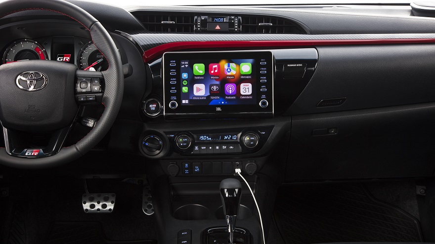 Toyota Hilux GR-S, así es por dentro.