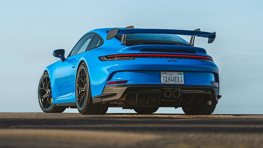 El alerón trasero destaca al Porsche 911 GT3.