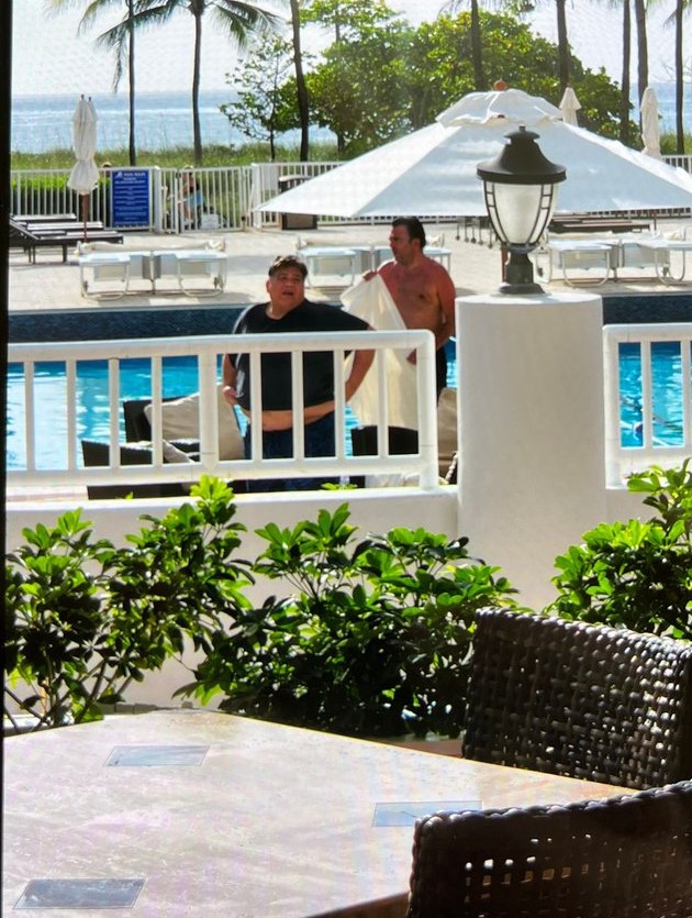 Una foto del intendente Mario Ishii en una pileta en Miami se volvió viral