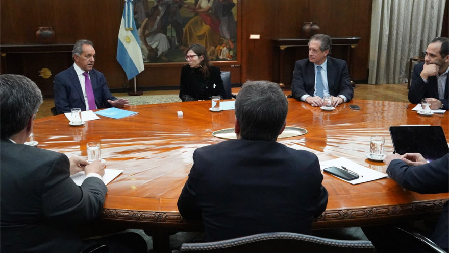 Pesce, Scioli y Batakis se reunieron con representantes de ADEFA.