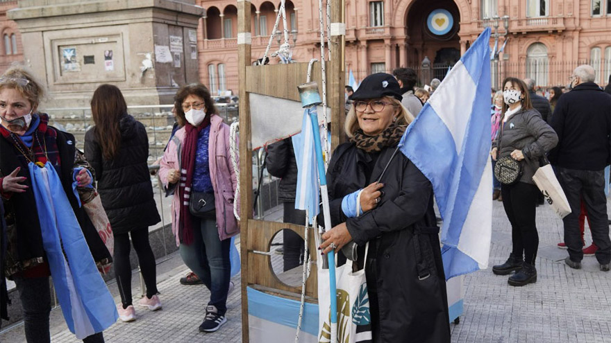 Cortar cabezas, la propuesta de algunos manifestantes.