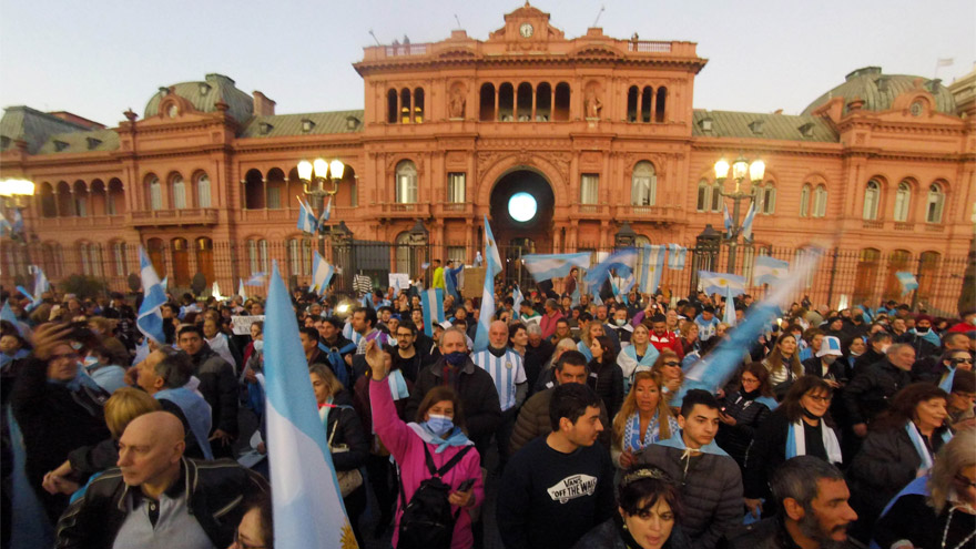 La protesta contra el Gobieno, frente a la Casa Rosada.