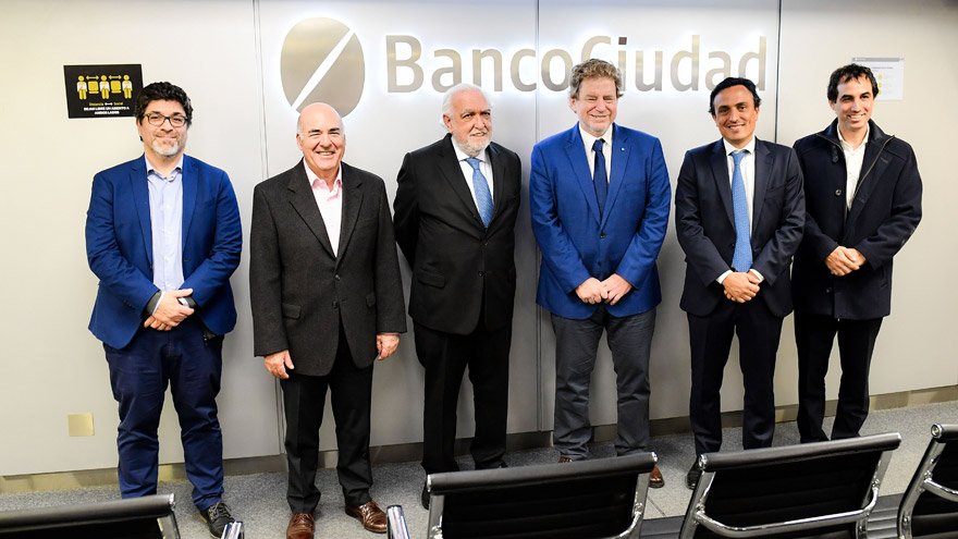 Integrantes del Banco Ciudad y del Colegio Público de Abogados.