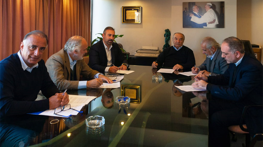 Autoridades de Faecys y de las entidades empresarias firmaron el nuevo acuerdo.