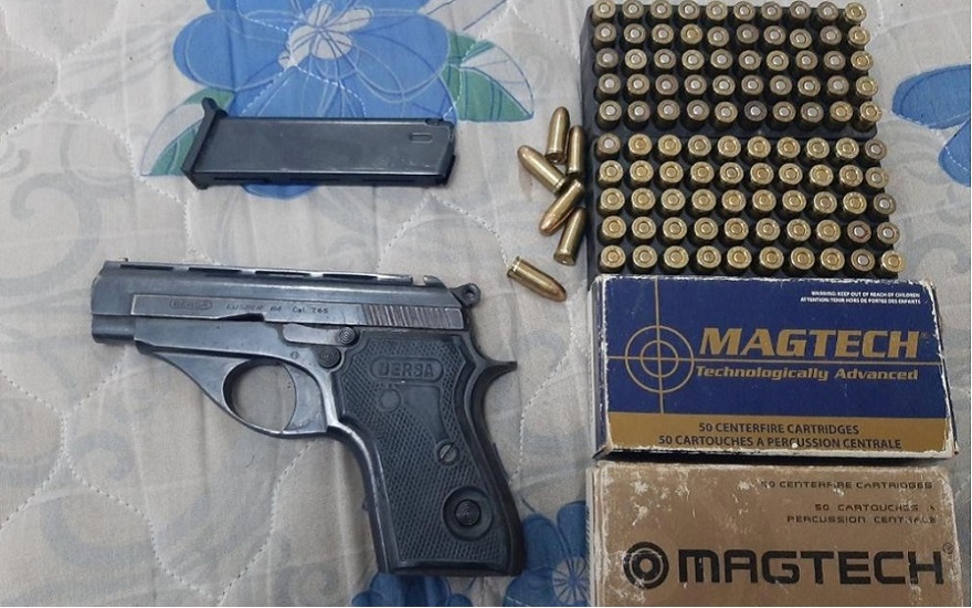 El arma Bersa calibre 32 que estaba entre las fotos del celular de Sabag Montiel, es similar a la utilizada en el ataque.