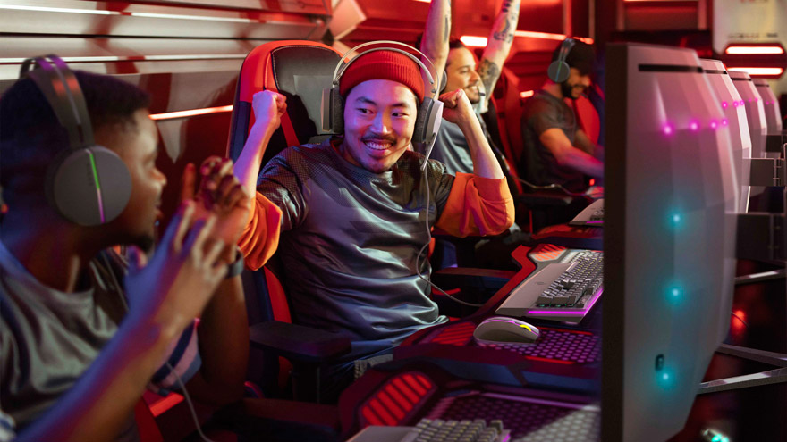 Philips lanzó su línea gamer Evnia de monitores y accesorios.