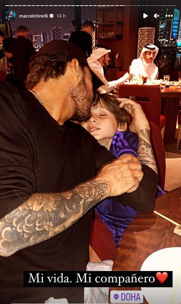 Tinelli junto a su hijo menor, Lorenzo