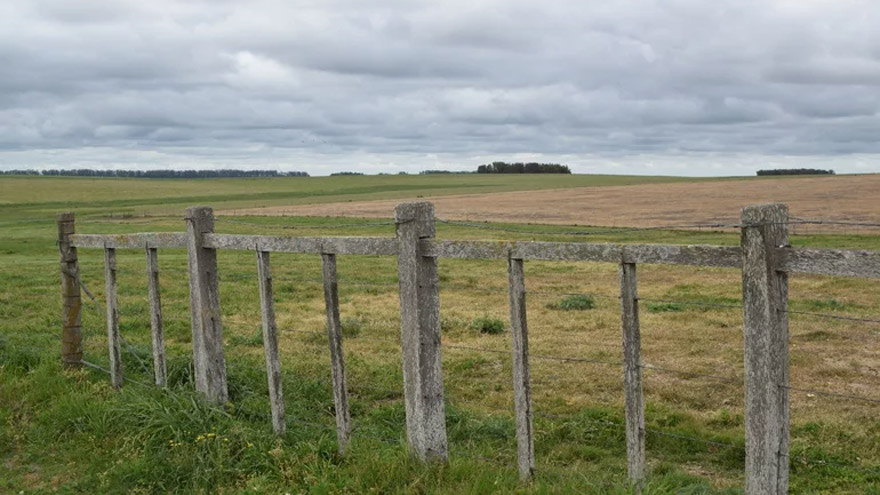 Analistas explican que la estabilidad jurídica y política de Uruguay atrae a los inversores.
