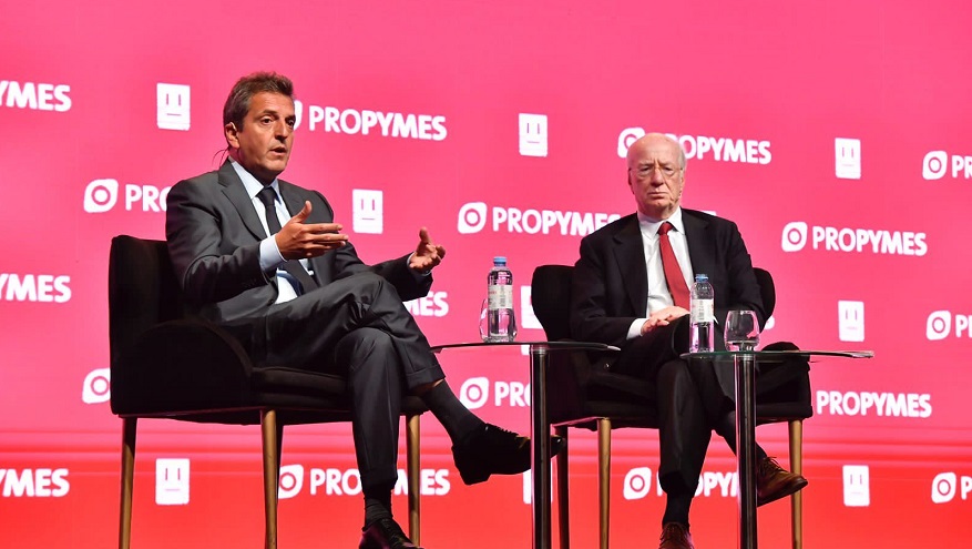 Dentro de los estamentos de poder, si bien lo ven dentro del gobierno como parte de la política oficial, no terminan de saber que creer