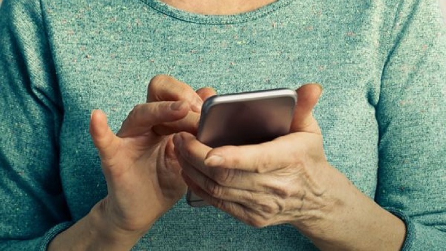 Una aplicación para rastrear celular por número te permite monitorear la ubicación y las actividades de un teléfono sin que su usuario lo sepa. 