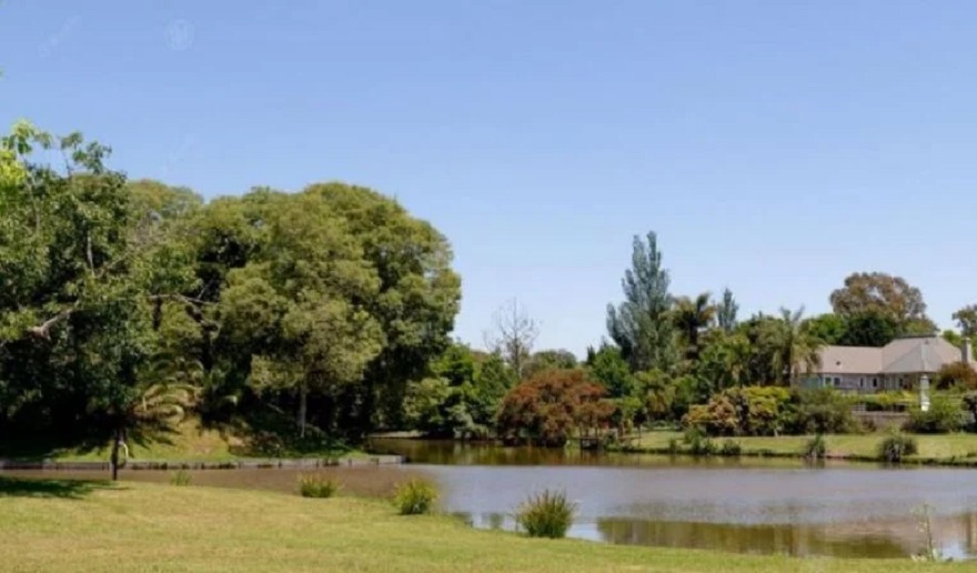 El exclusivo lugar tiene una cancha de golf