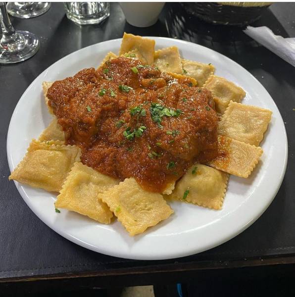 Los famosos ravioles de Los Bohemios.