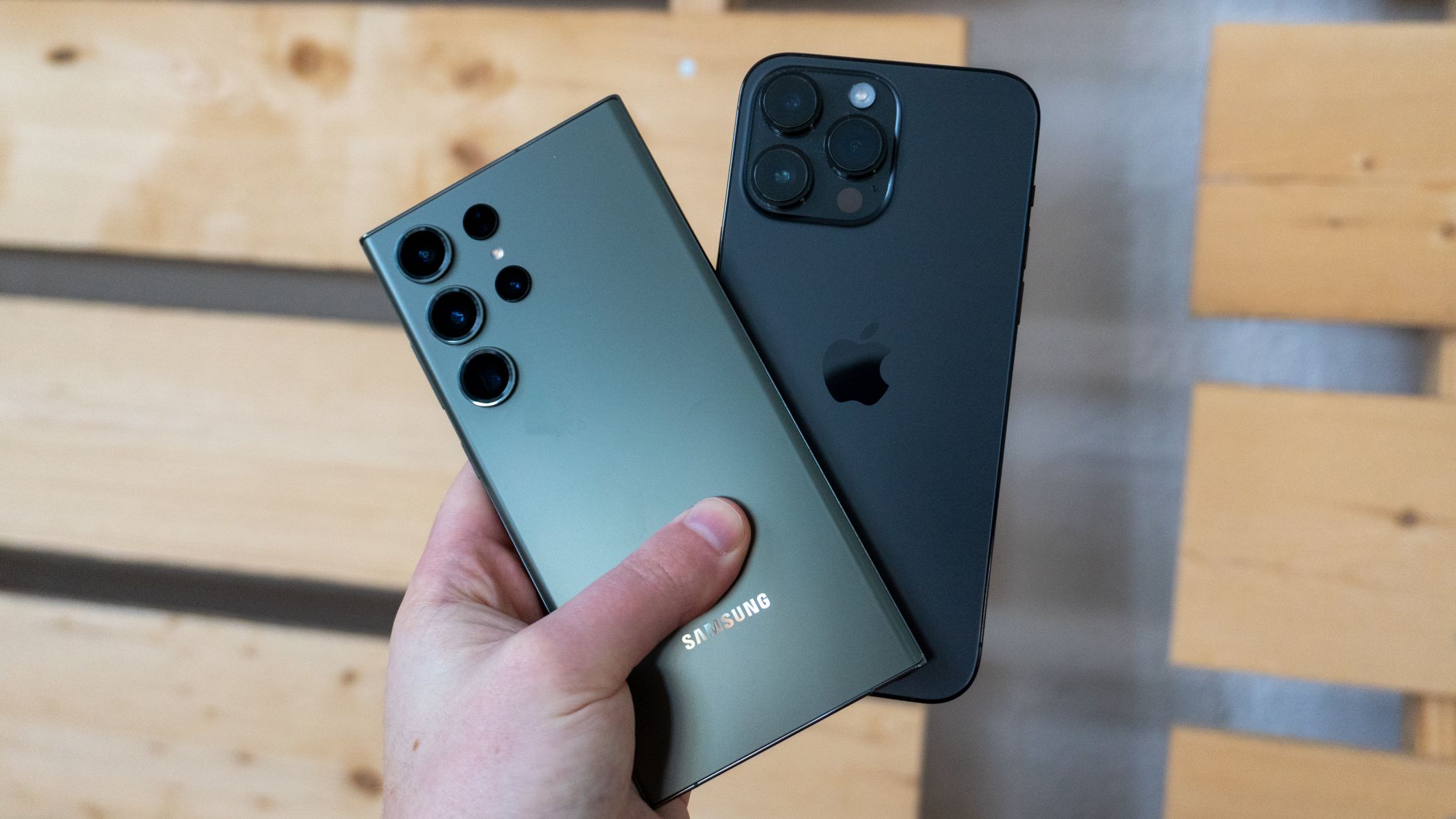 Los iPhone no soportan lápiz óptico, como si sucede con algunos modelos de Samsung