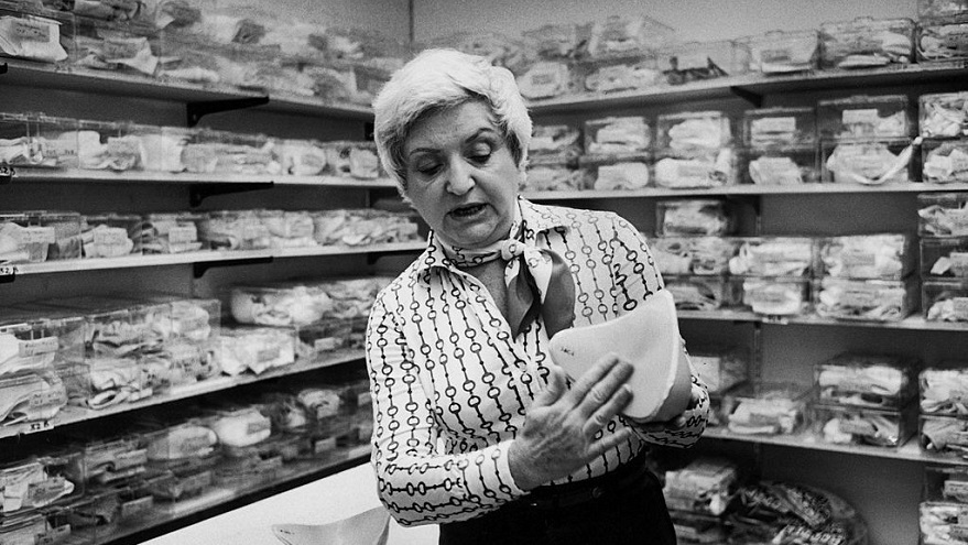 Ruth Handler volvió a emprender fabricando prótesis mamarias