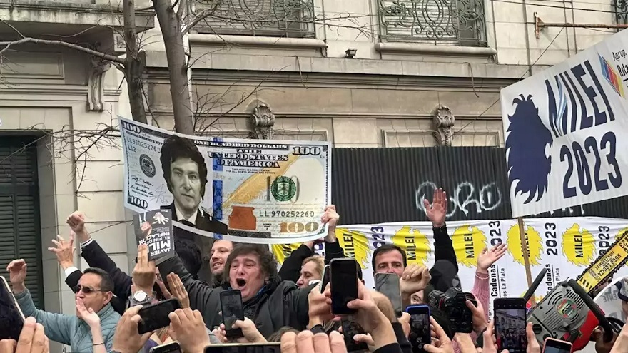 Javier Milei logró atraer al gastronómico Luis Barrionuevo.