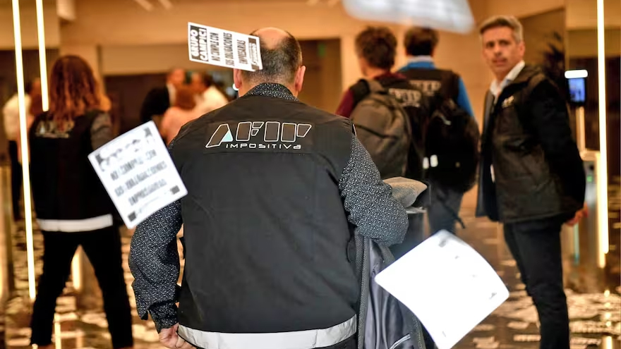 Milei y Caputo buscan al futuro recaudador del gobierno que asume el 10 próximo