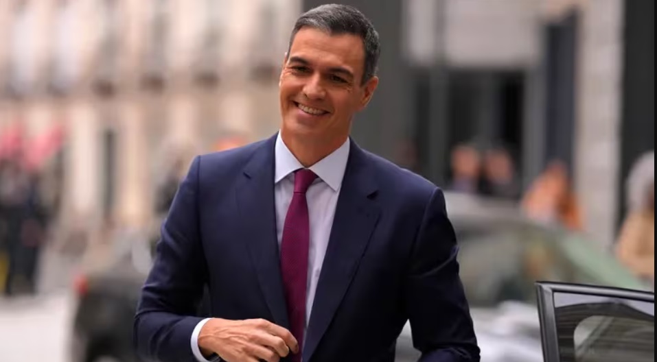 Pedro Sánchez fue reelecto como presidente de España luego de un polémico pacto