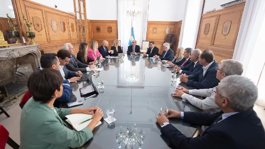 Guillermo Francos se reunió con los representantes de las provincias.