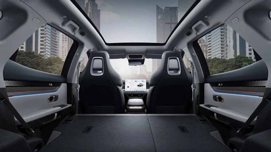 Con asientos rebatidos, ofrece un amplio espacio interior.