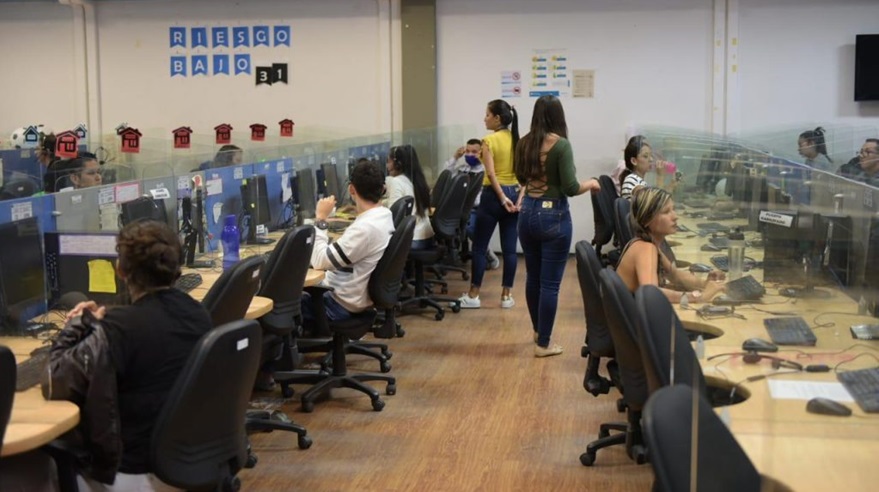 Empleados de Comercio cerró aumento de sueldo del 27% para los trabajadores de Call Center