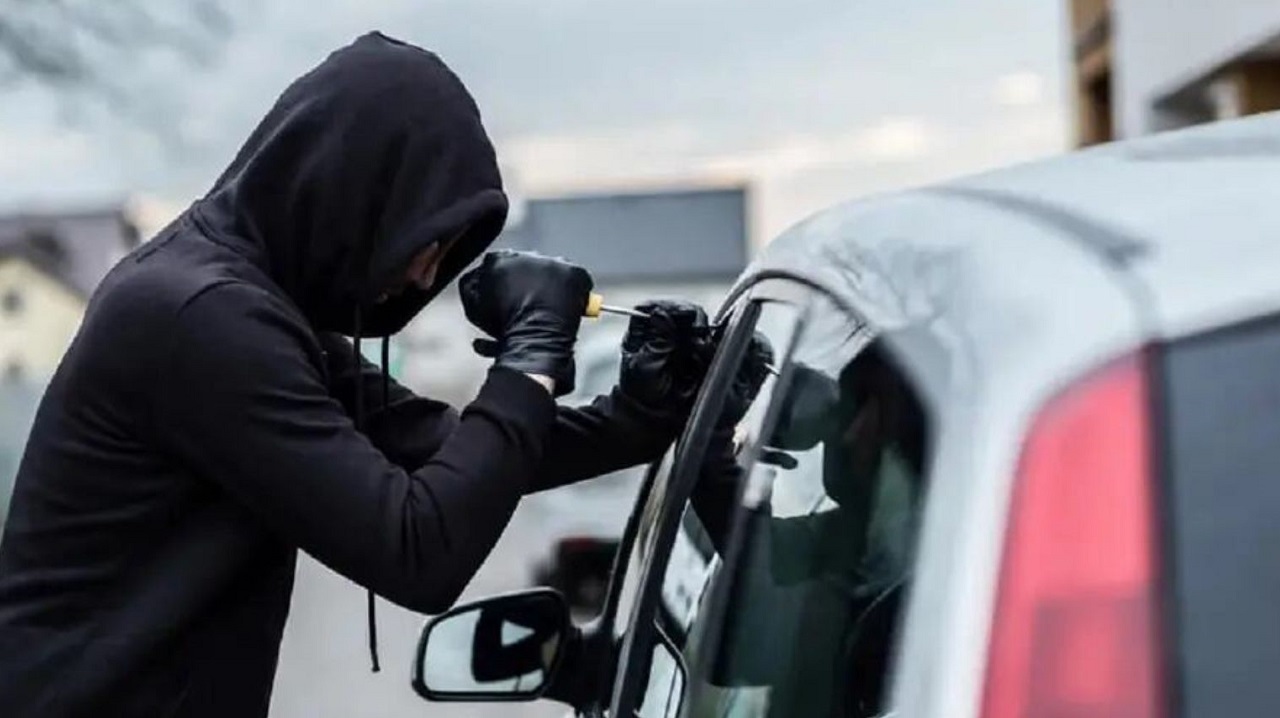 Hay que saber que el seguro de responsabilidad civil no cubre el robo de autos.