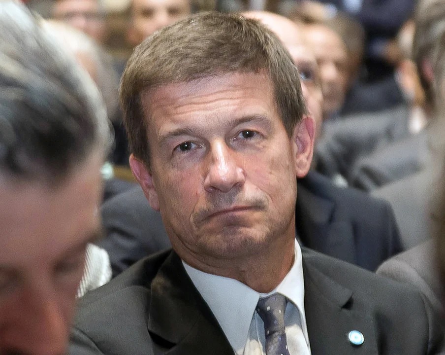 El juez Julián Ercolini dispuso este viernes unos 20 allanamiento en la causa que investiga el escándalo de los seguros