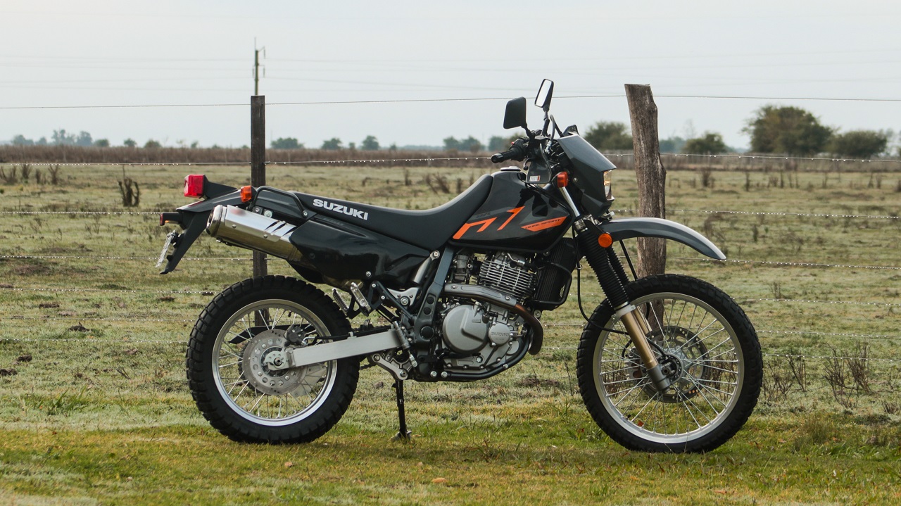 La Suzuki DLR es la rival dentro del segmento.