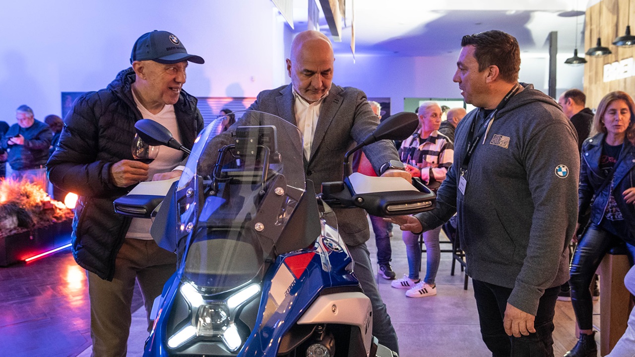 En una noche especial, Bremen dio la bienvenida a la nueva R 1300 GS.
