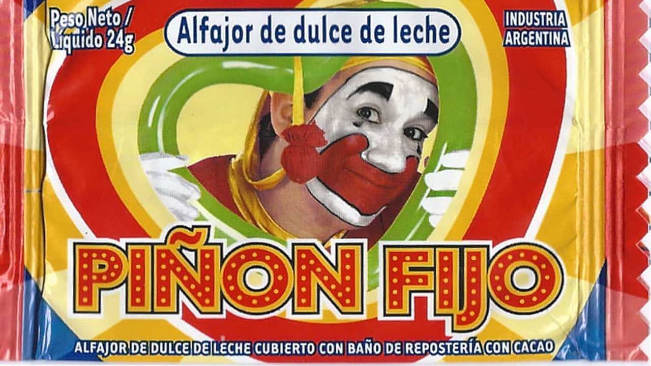 La Ley de etiquetado frontal ya no permite que las marcas incluyan en sus packaging personales como Pinon Fijo para atraer a los niños