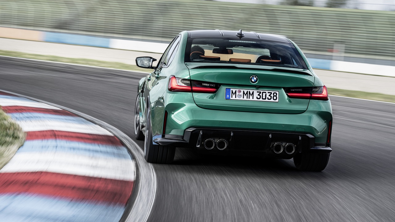 En seguridad, el M3 tiene asistentes a la conducción para estar más seguro en la ruta.