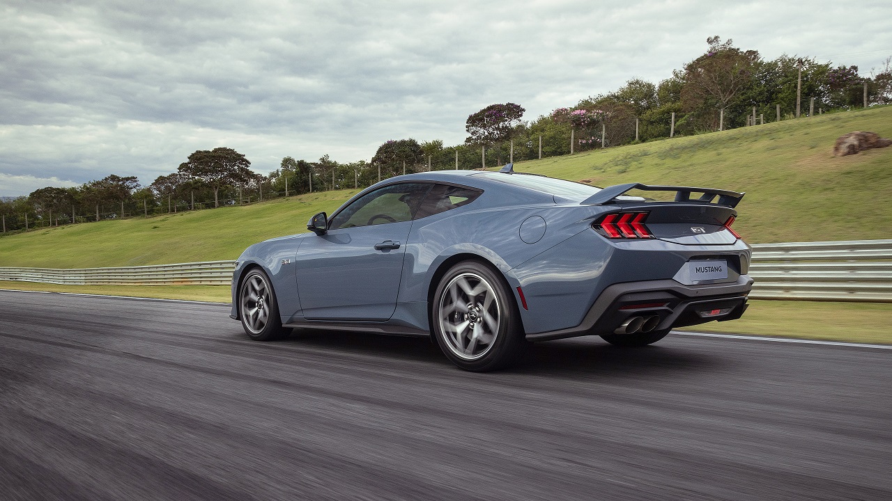 El rendimiento en pista es como un auto de competición.