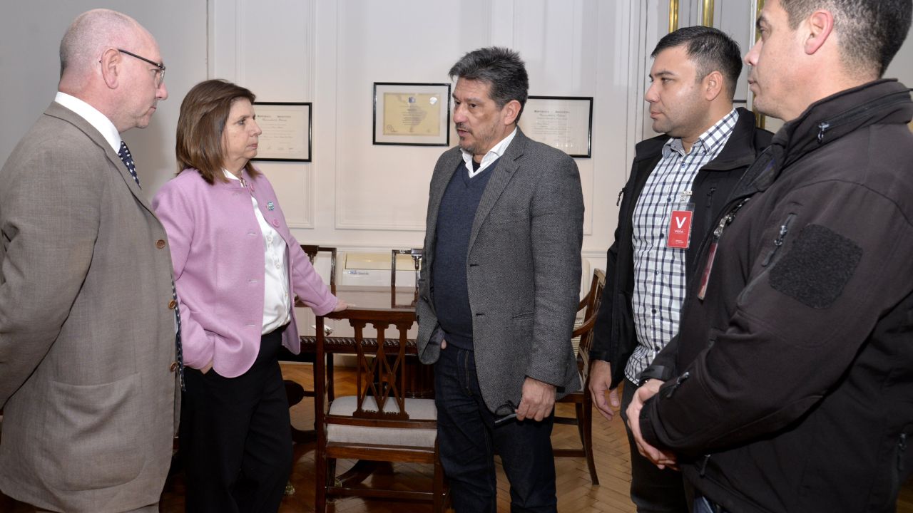 Patricia Bullrich se reunió con el  jefe de Inteligencia de la Policía Nacional de Paraguay, para colaborar en la búsqueda de Loan